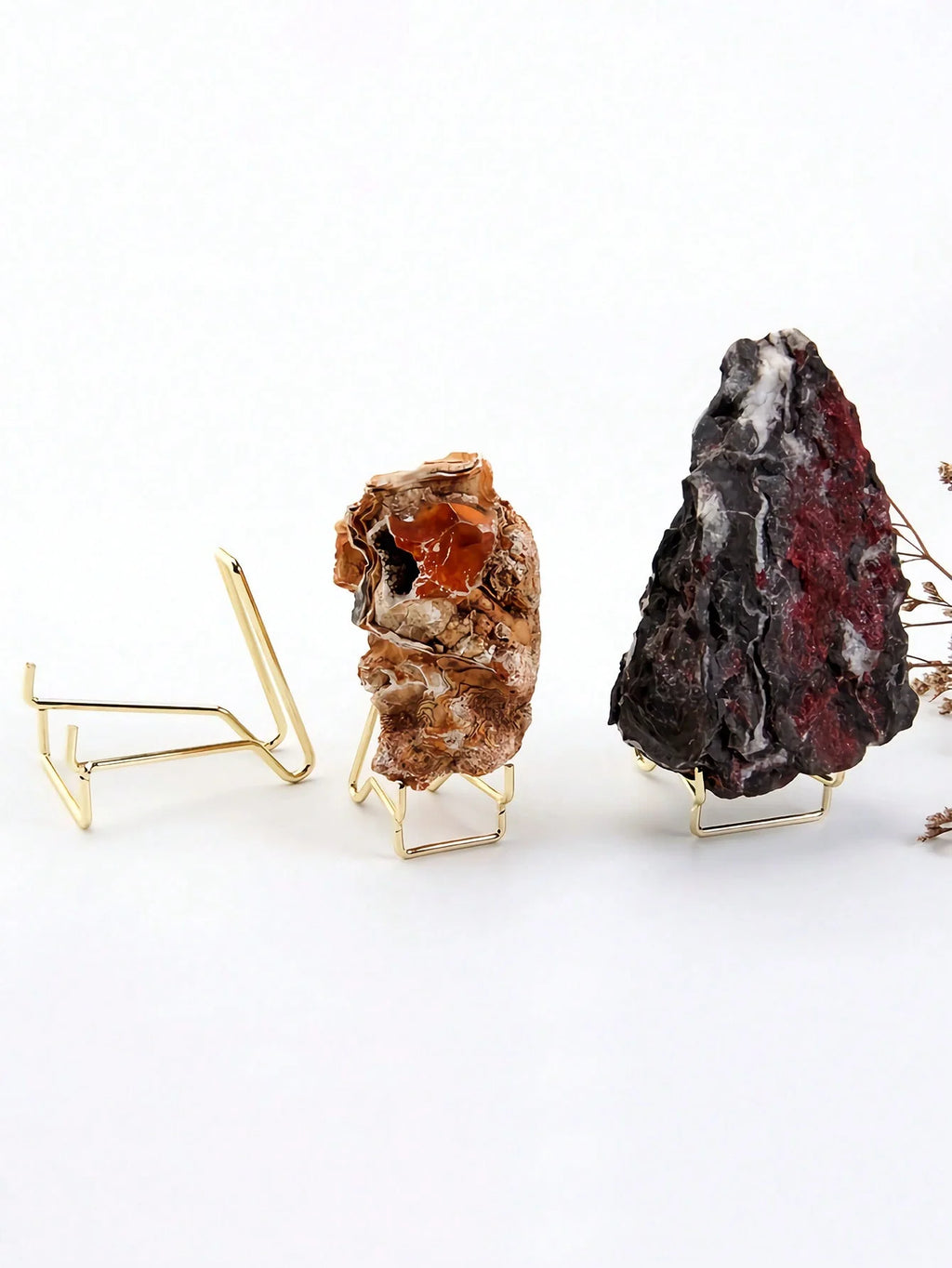 1Pcs Rock Display Stand Gold Metal Easel Stands Crystals Holder for Display Collectibles Crystals, Rocks, Geodes, Heart Stones,